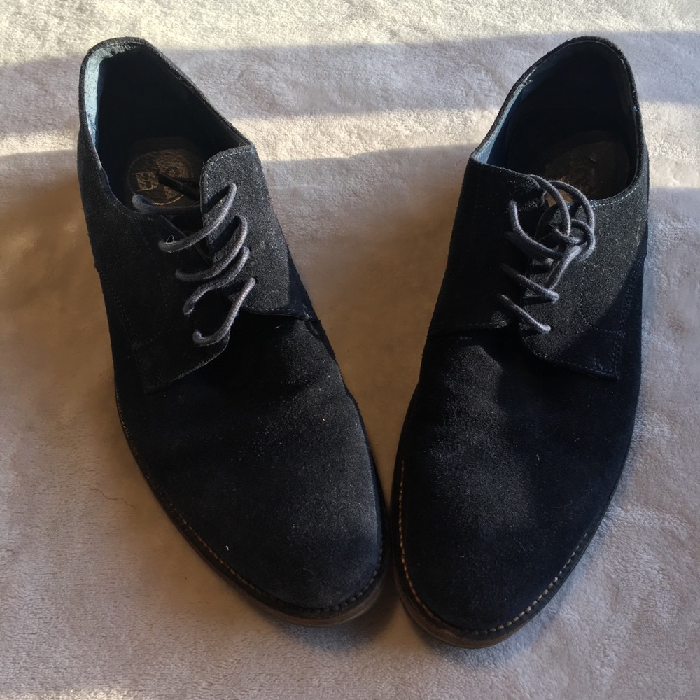 B2 men’s size 41 blue suede/ velvet shoe.